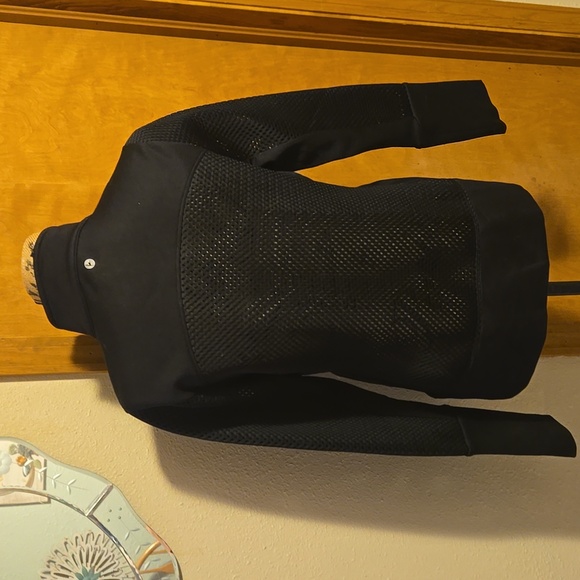 90 Degree By Reflex Women's Black Jacket With Cool Netting Cut Outs - Picture 6 of 7